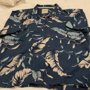 Tommy Bahama Men’s 100% Silk Short Sleeve Shirt